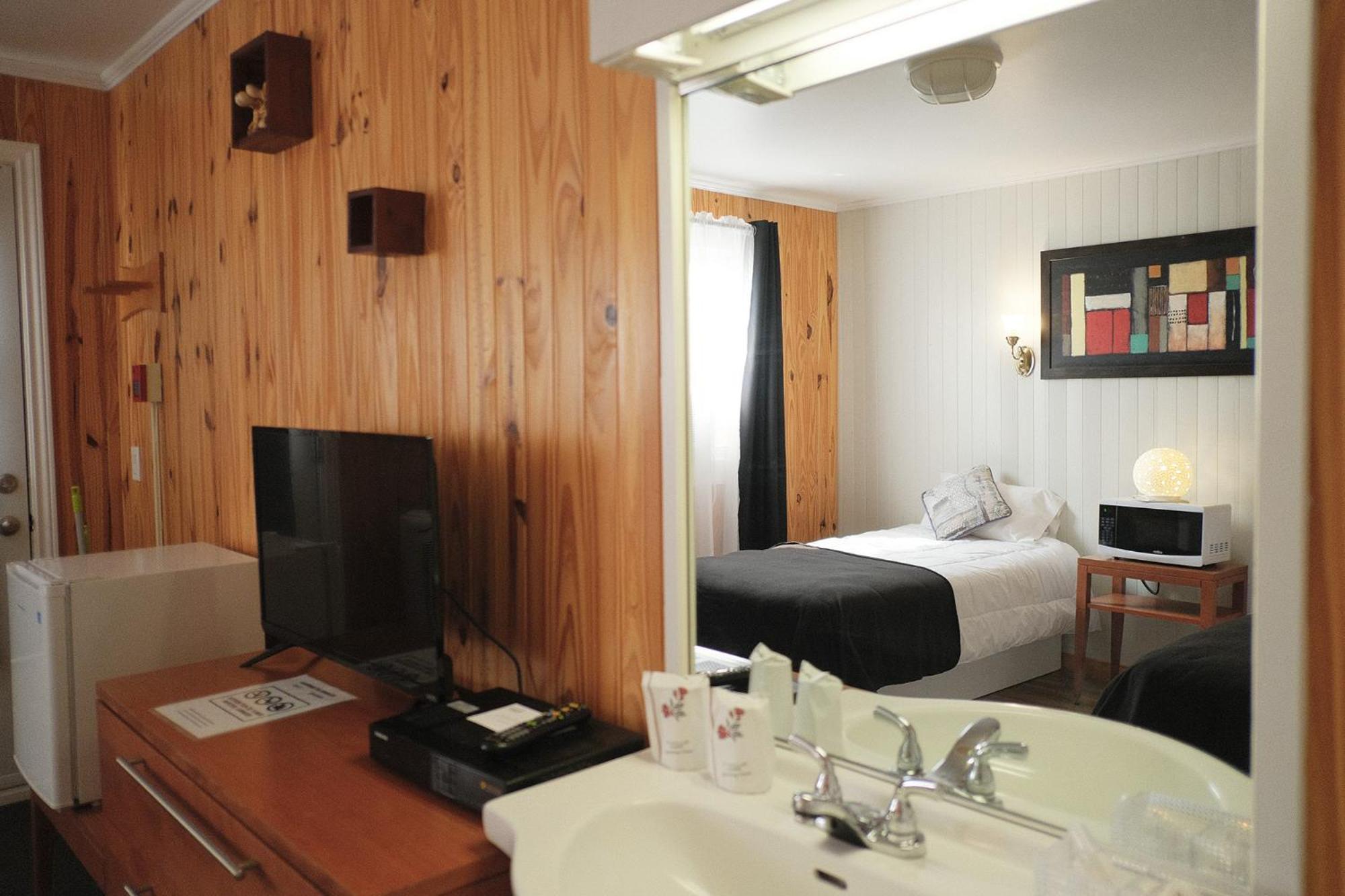 Auberge St-Tite-Des-Caps Saint-Tite-des-Caps 外观 照片